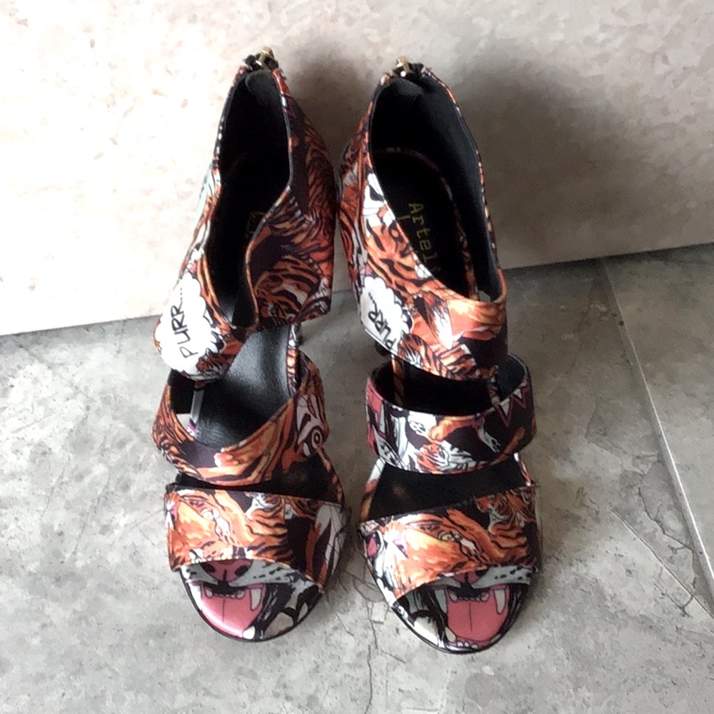 Nicole Miller Artelier “Gisele” Pump 6.5 NWOT - Picture 4 of 7